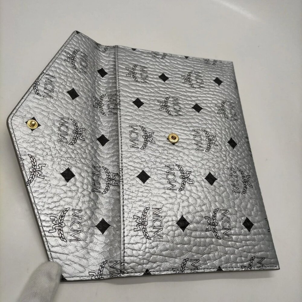 MCM Clutch Bag Silver PVC 238-070325 - Picture 8 of 13